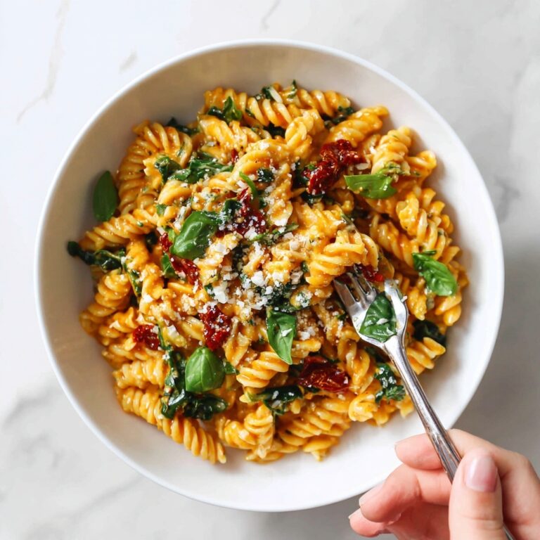 Penne Pasta with Spinach and Roasted Red Pepper Cream Sauce Recipe